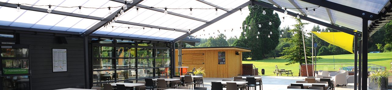 Outdoor dining at Whitemead Forest Park