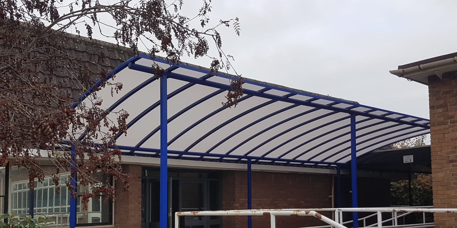 Idsall School Curved Roof Shelter