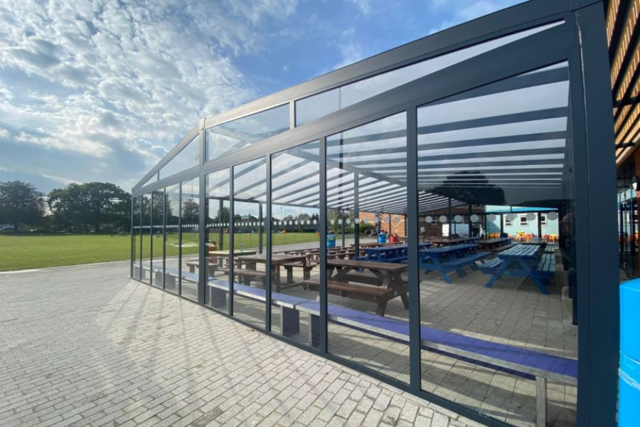 enclosed dining canopy