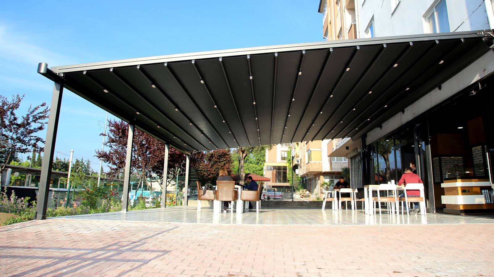 Large Retractable Canopy Structure