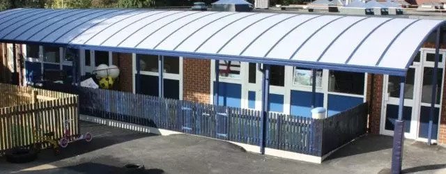 curved-roof-shelter-birkett-house