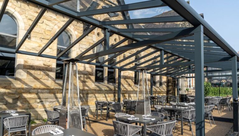 restaurant dining shelter