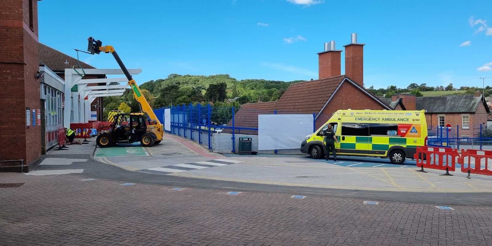 queens hospital canopy installation
