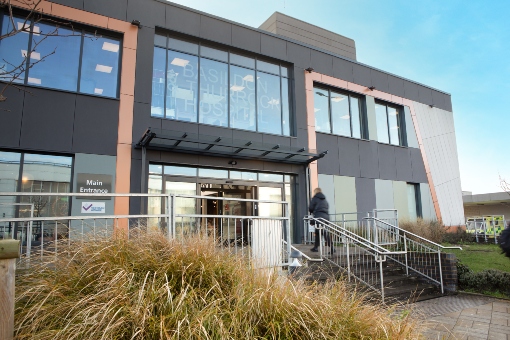entrance canopy at basildon hospital entrance canopy at basildon hospital