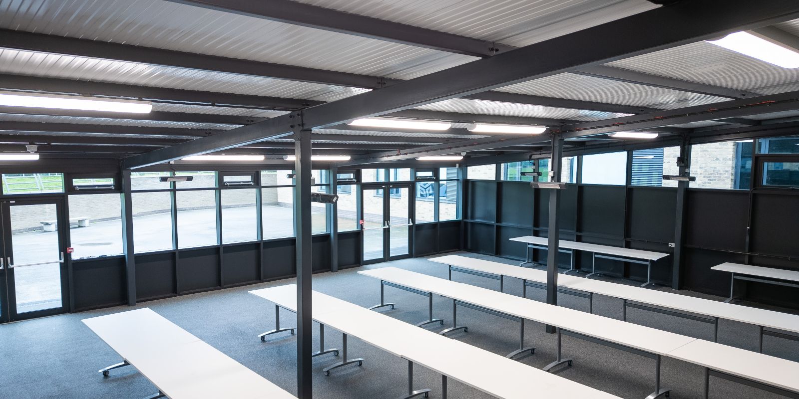 enclosed dining space glossopdale school (1)