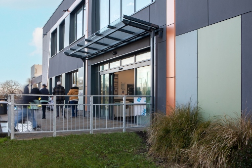 basildon hospital entrance canop basildon hospital entrance canop