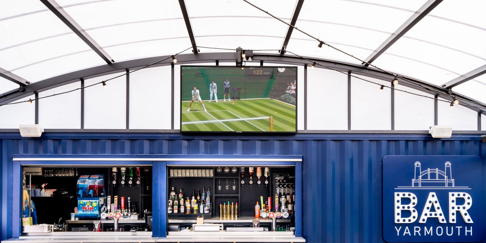 outdoor bar vauxhall holiday park